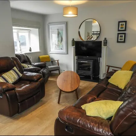 Holiday home Cheerful 3 Bed In The Heart Of Village *