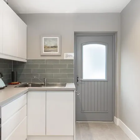 Holiday home Cheerful 3 Bed In The Heart Of Village Fethard on Sea