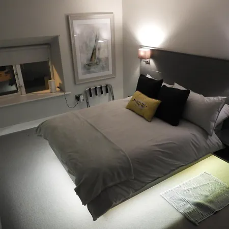 Дом отдыха Cheerful 3 Bed In The Heart Of Village