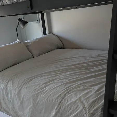 Cheerful 3 Bed In The Heart Of Village בית נופש פת'רד און סי