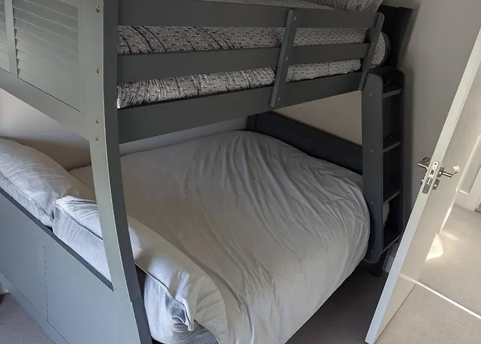 Cheerful 3 Bed In The Heart Of Village Vakantiehuis Fethard-on-Sea